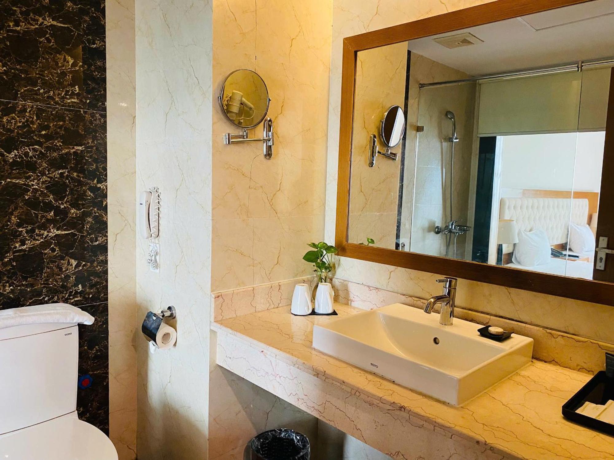 Muong Thanh Cua Dong Hotel Вінь Екстер'єр фото