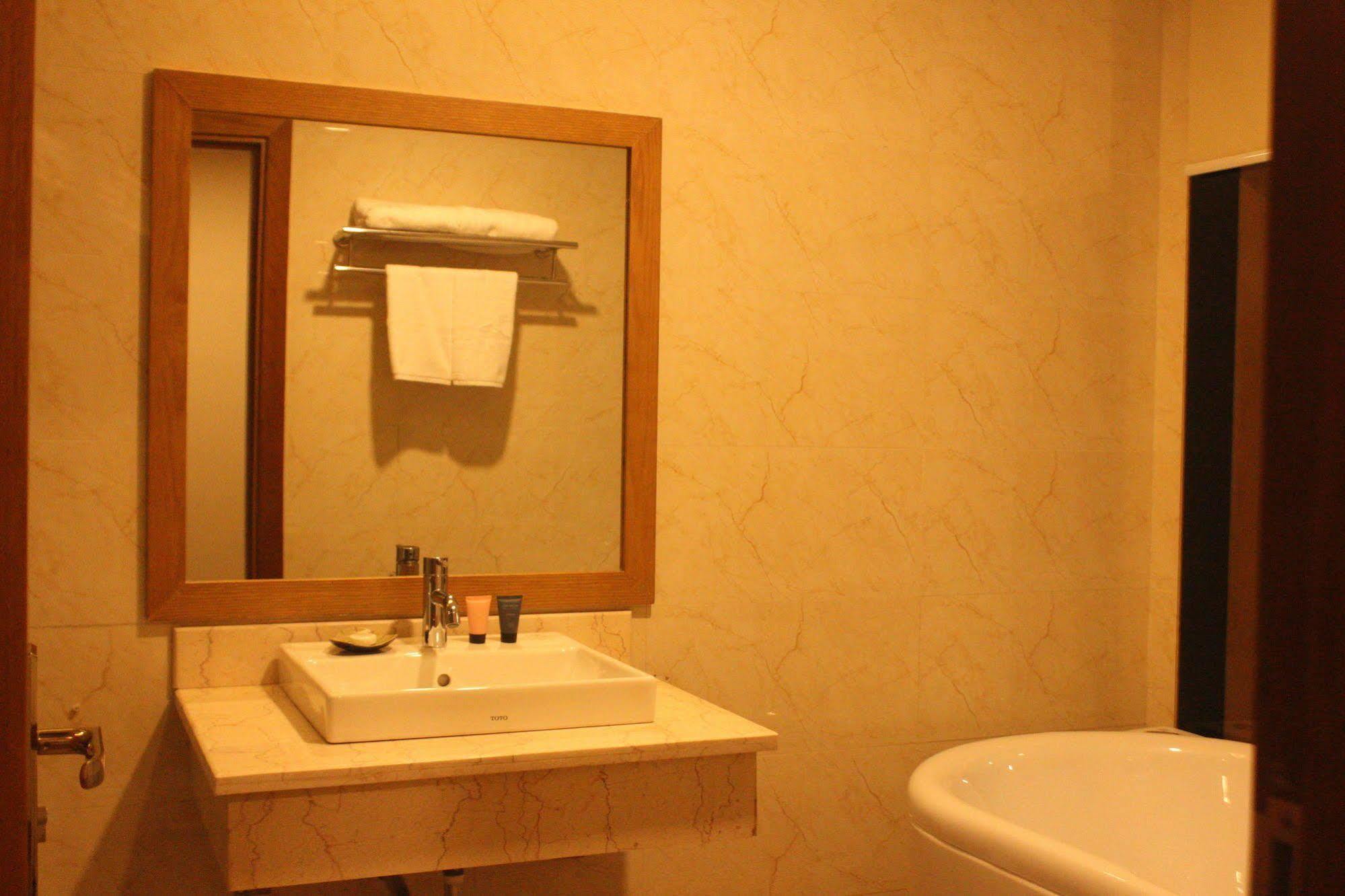 Muong Thanh Cua Dong Hotel Вінь Екстер'єр фото